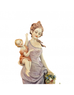 Statua Dama con bambino di... 2
