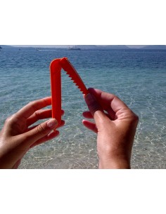 The Beach Towel Clip 2